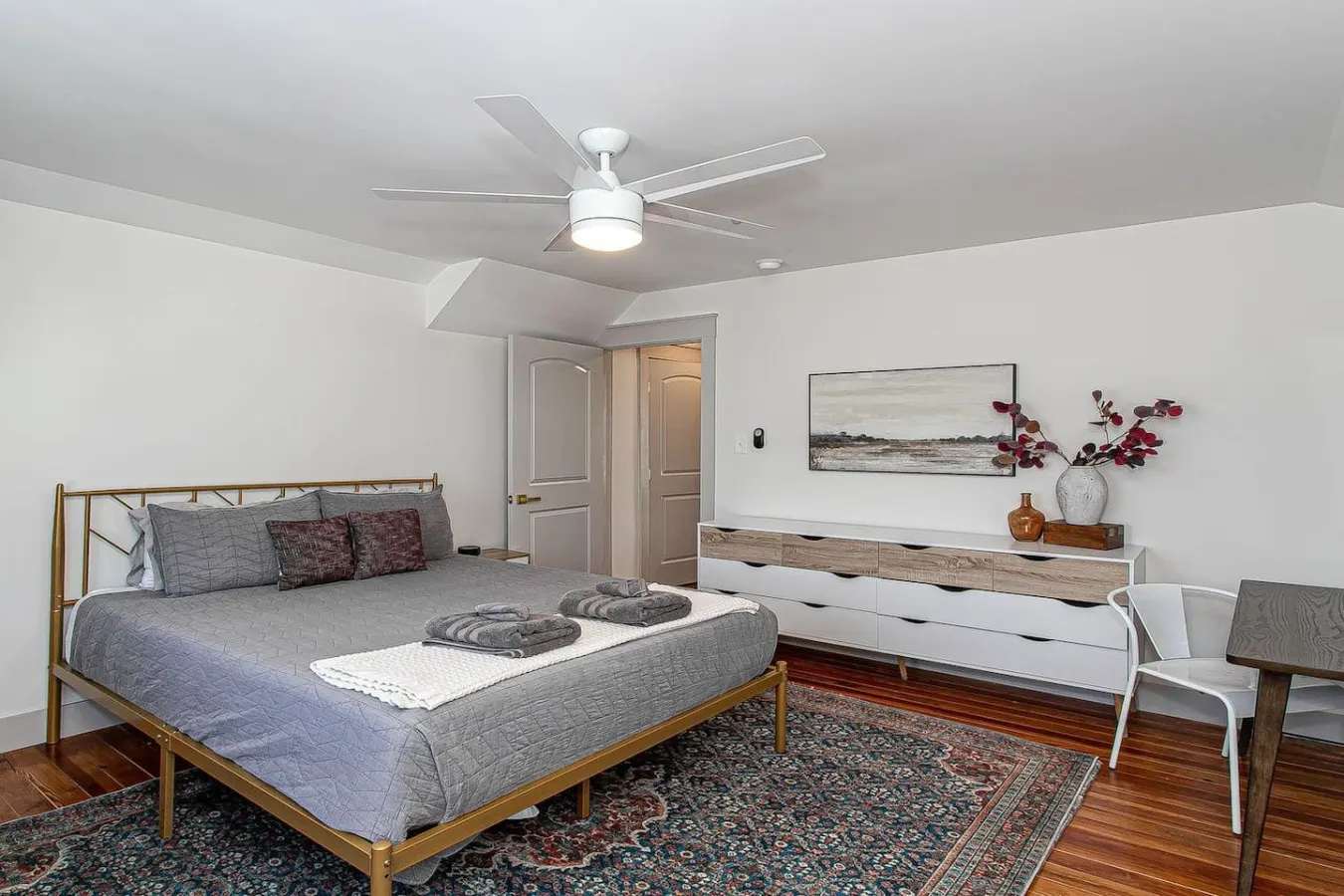 NEW! 4.5 Bedroom Home + Deck >3 min to Downtown 12
