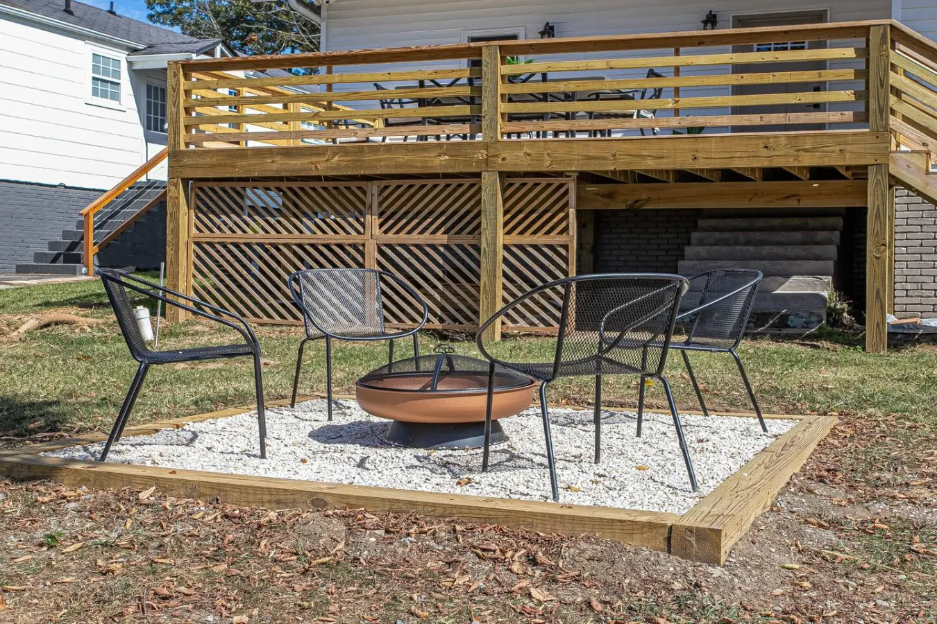 NEW! 4.5 Bedroom Home + Deck >3 min to Downtown 16