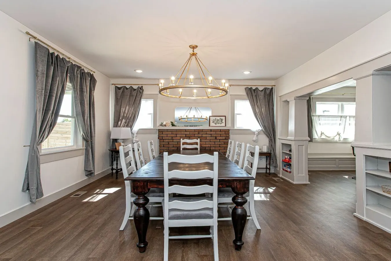 NEW! 4.5 Bedroom Home + Deck >3 min to Downtown 6