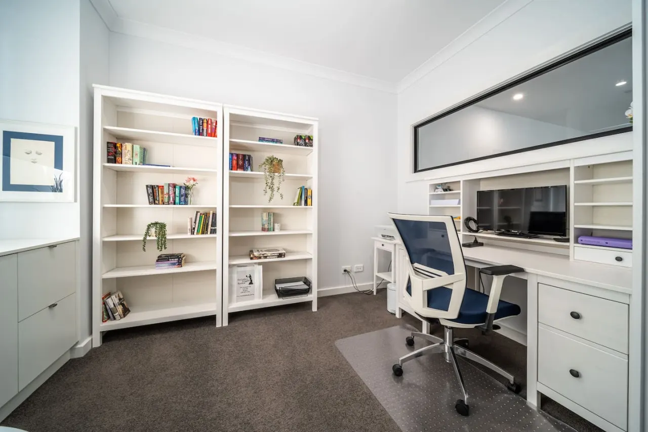 Kashida - Persian-Style Townhouse with Office — photo 5