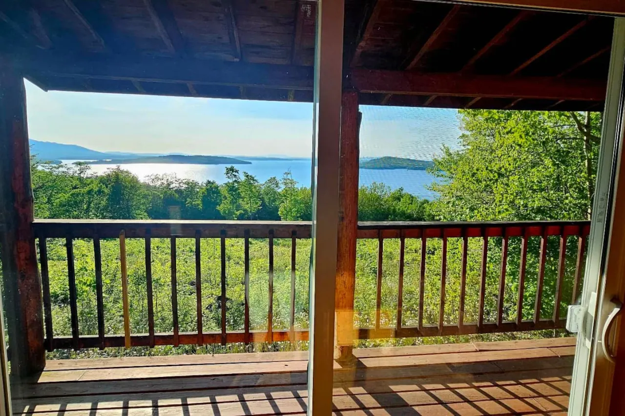 Tomhegan Cabin 11