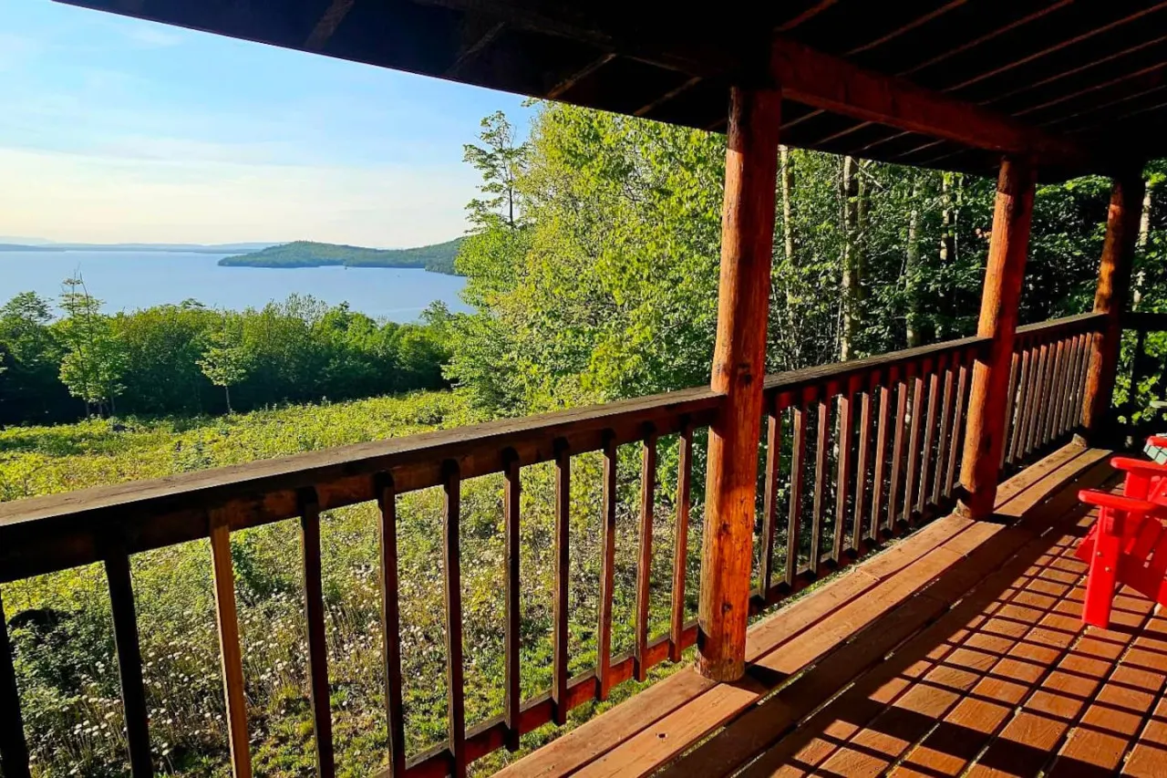 Tomhegan Cabin 12