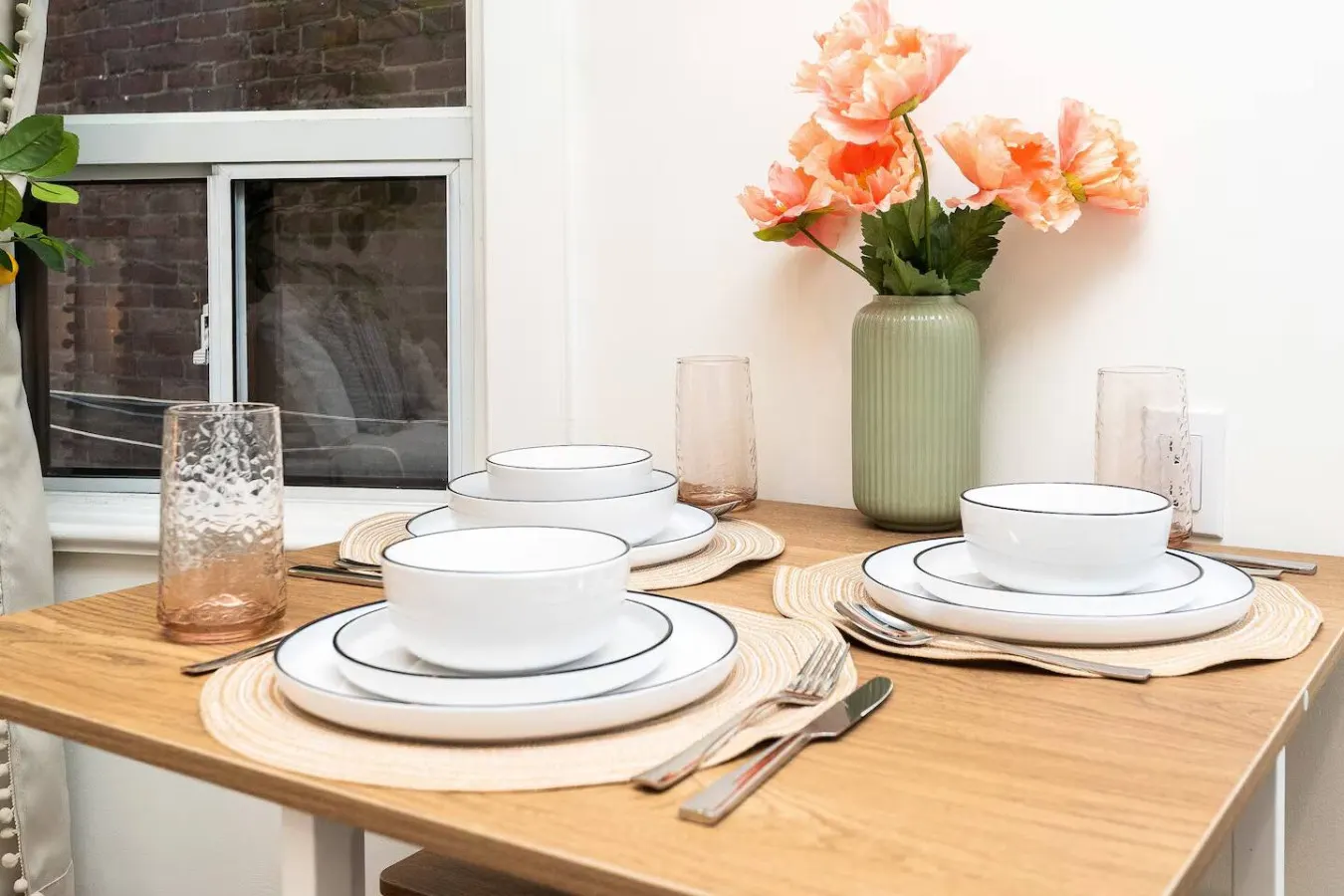 Stylish Bachelor Toronto Beaches Free Parking 15