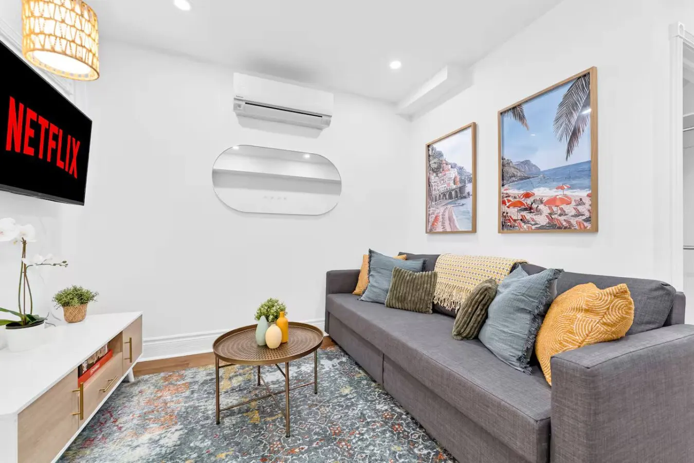 Stylish Bachelor Toronto Beaches Free Parking 7