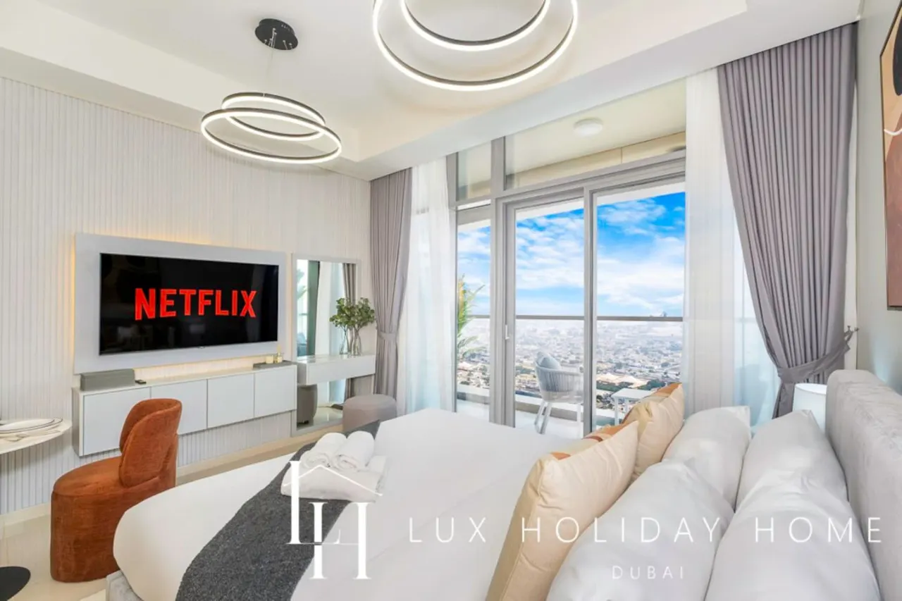 LUX | The Aykon Suite