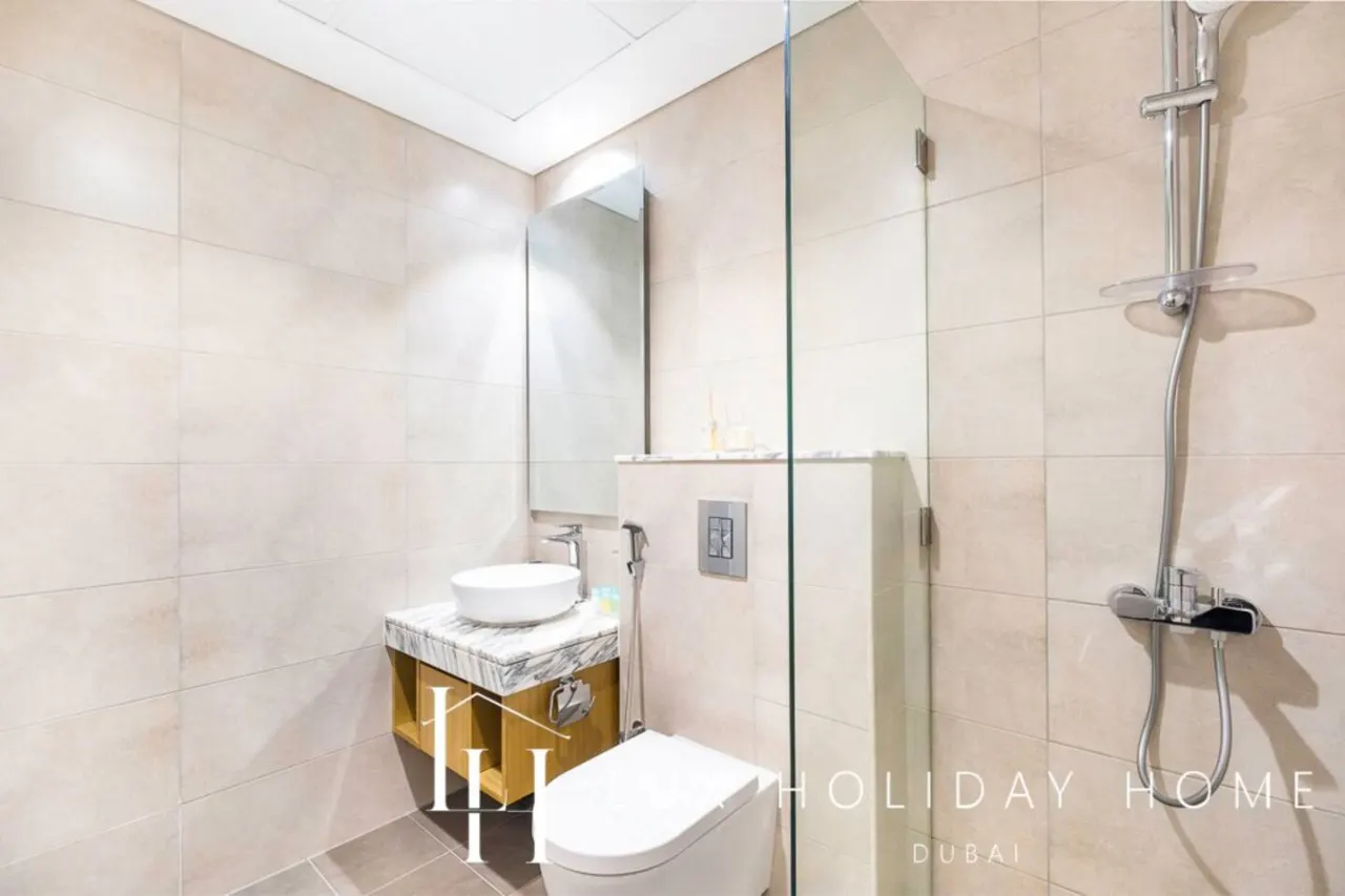 LUX The Aykon Suite 9