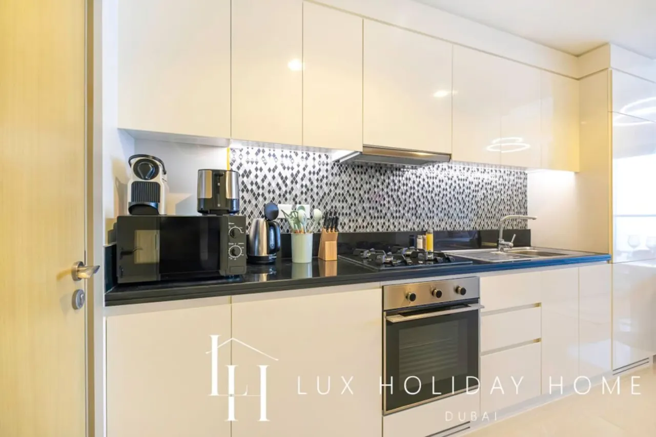 LUX The Aykon Suite 7