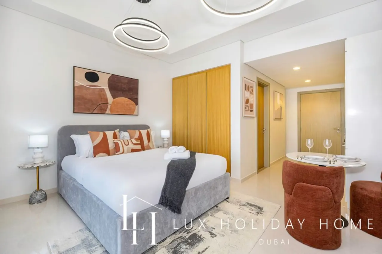 LUX The Aykon Suite 8