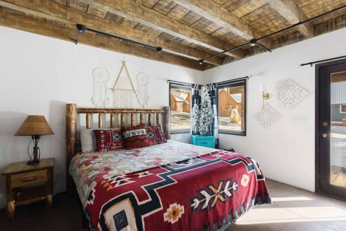 Dream Catcher Modern Rustic & Hot Tub 19