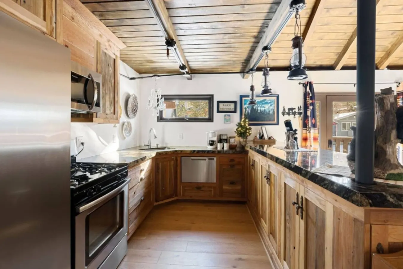 Dream Catcher Modern Rustic & Hot Tub 6