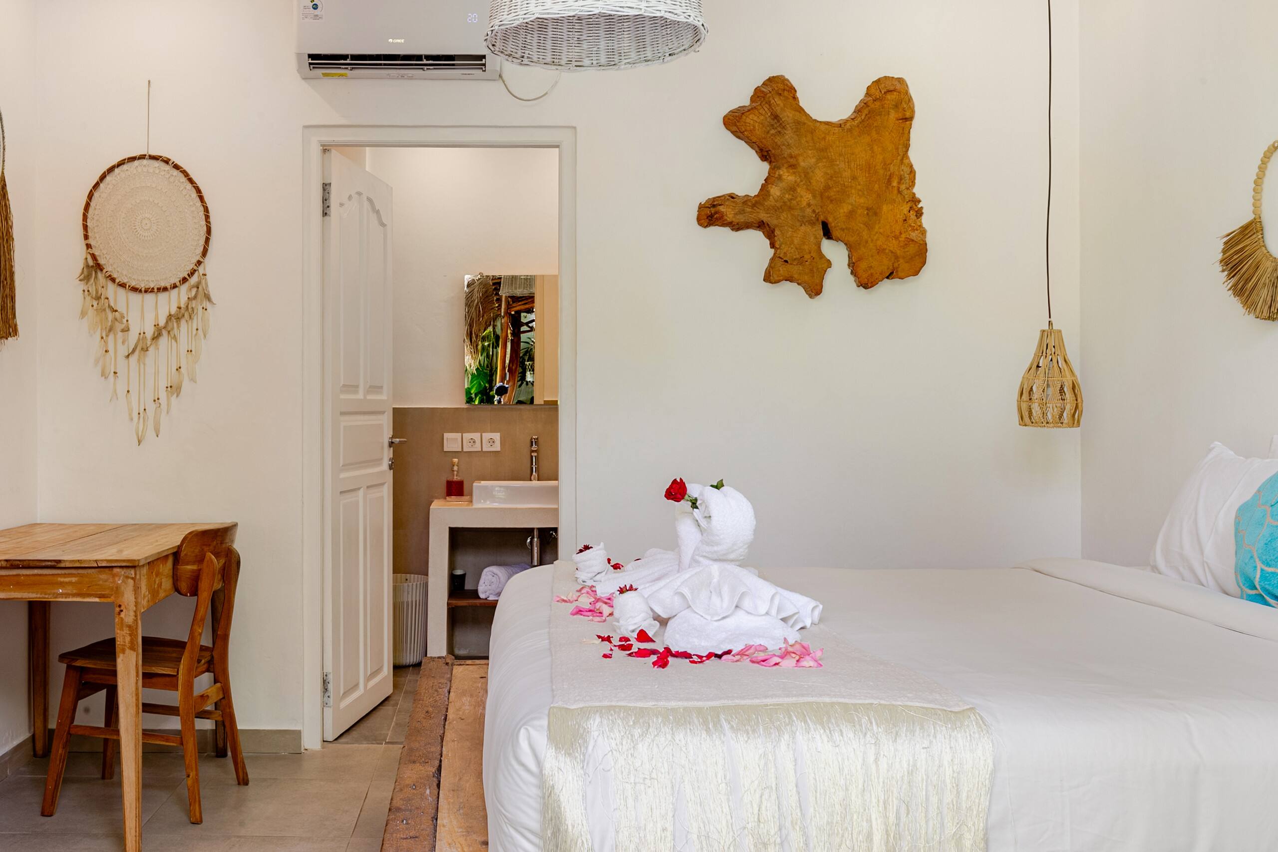 Tropical 6BR Pool Villa • Heart of Seminyak 28