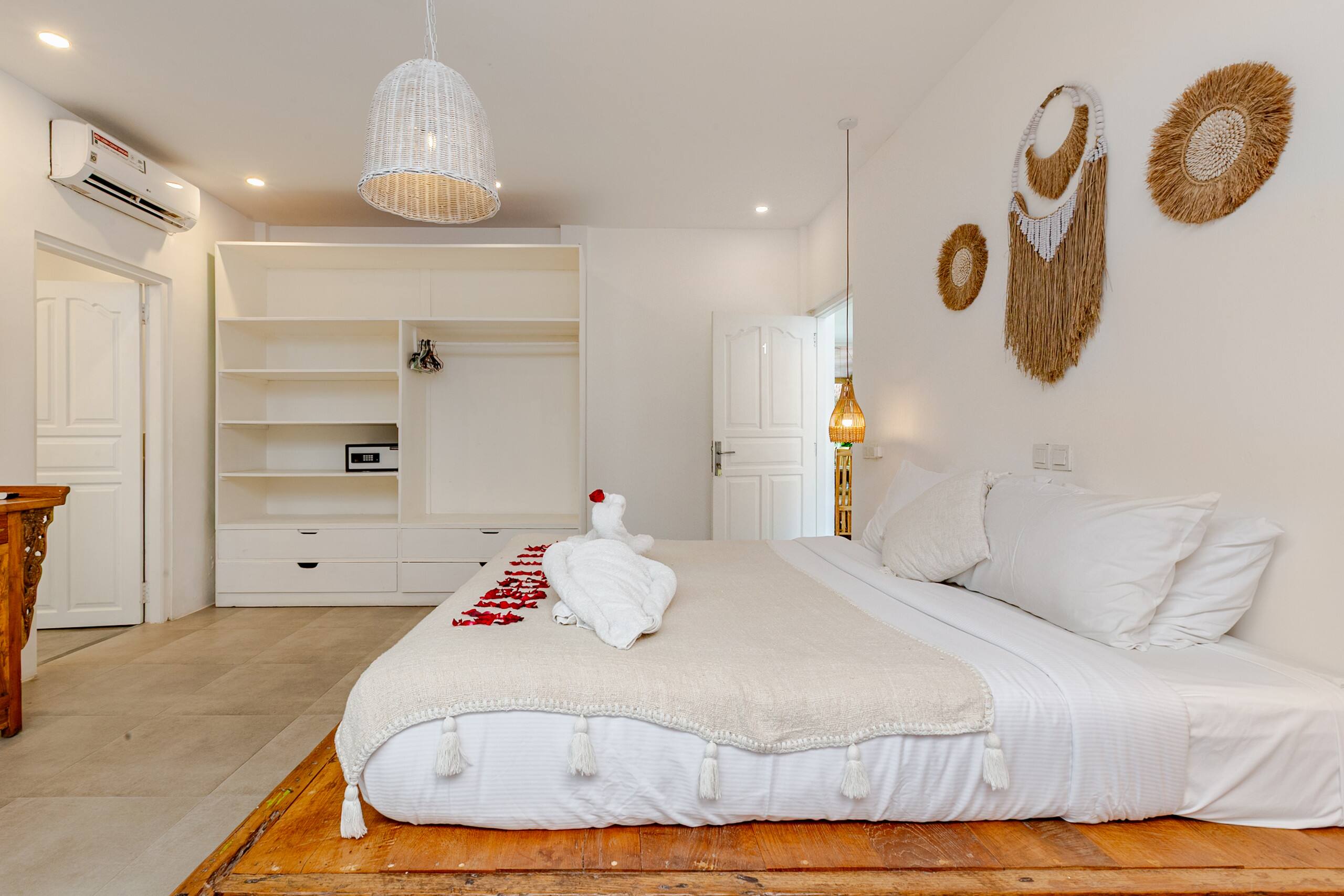 Tropical 6BR Pool Villa • Heart of Seminyak 35