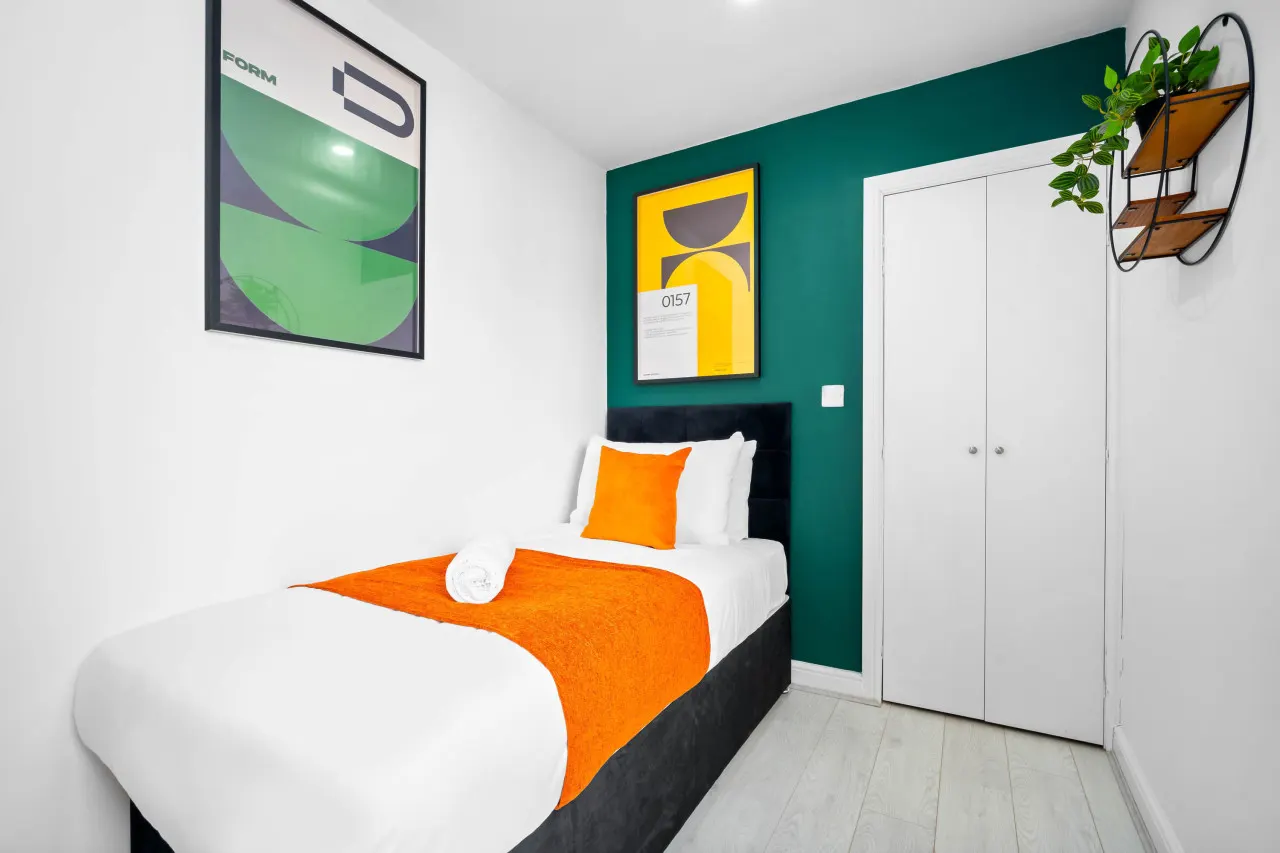 Modern 3 Bedroom Apartment - Terrace - WiFi - Smart TV 13