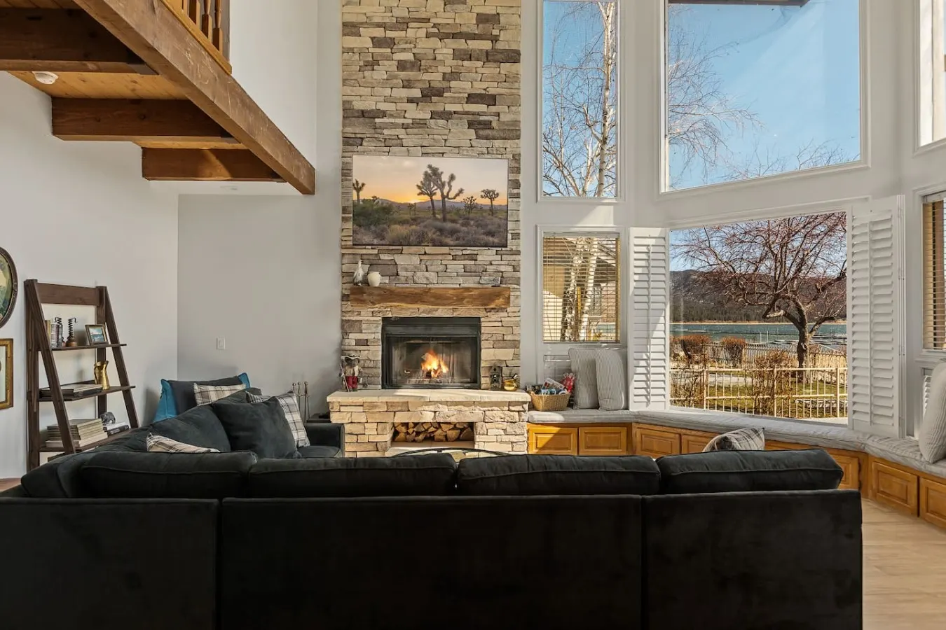 Lakefront Honey Bear, Private Dock & Hot Tub 2