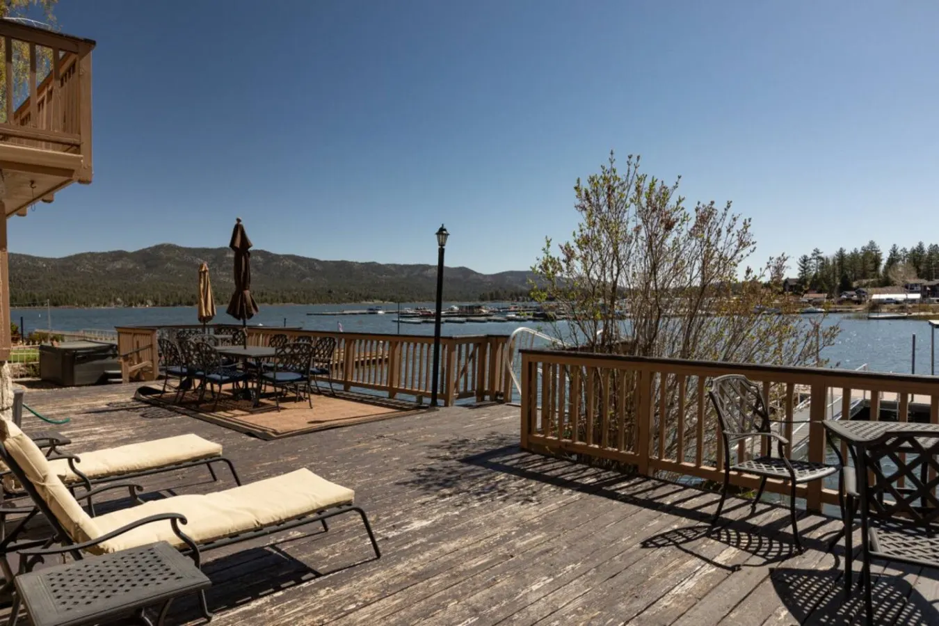 Lakefront Honey Bear, Private Dock & Hot Tub 5
