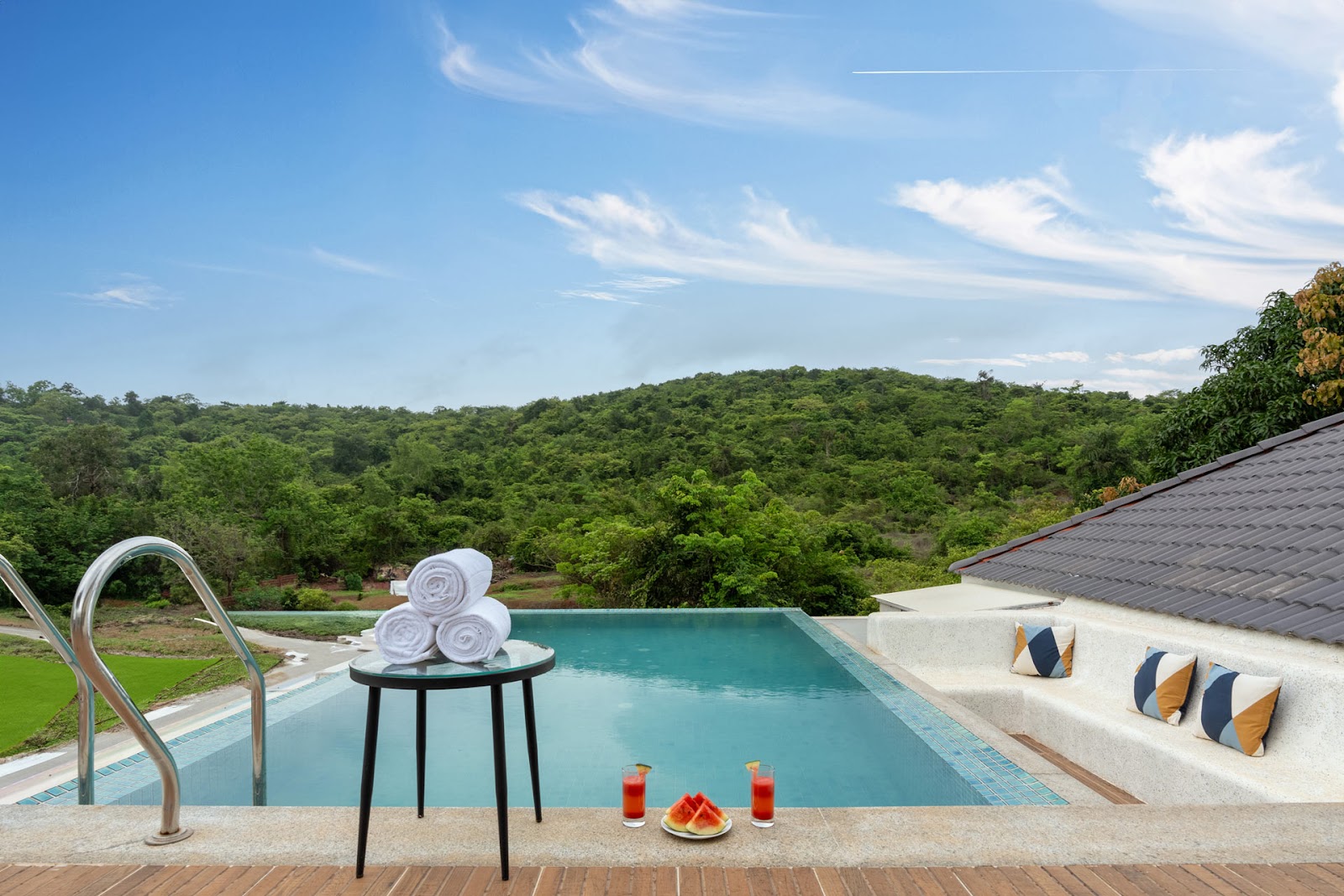 StayVista at Casa Rishay w/ Infinity Pool, BBQ 8