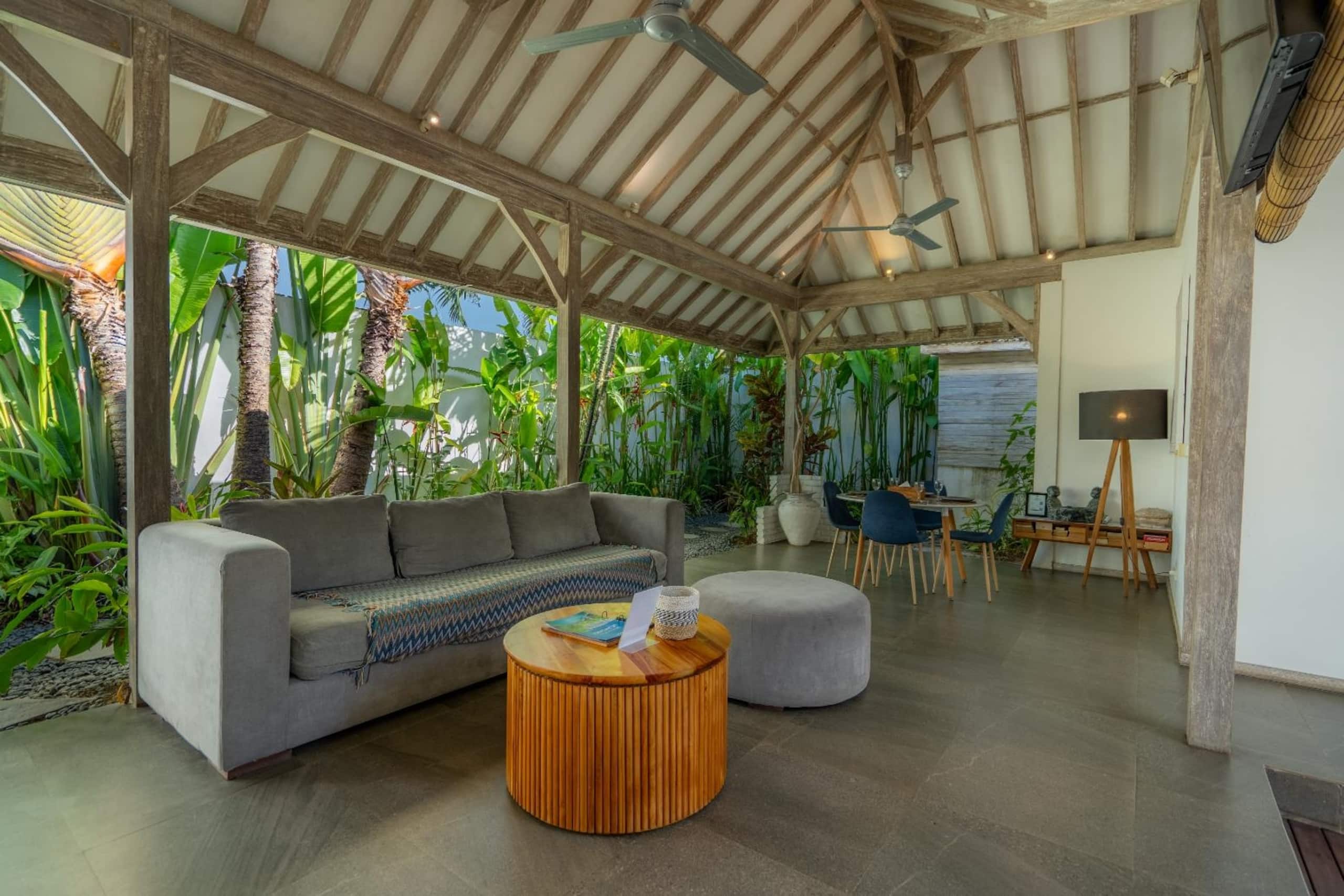 Modern Tropical 2BR Villa Near Pererenan Beach 9