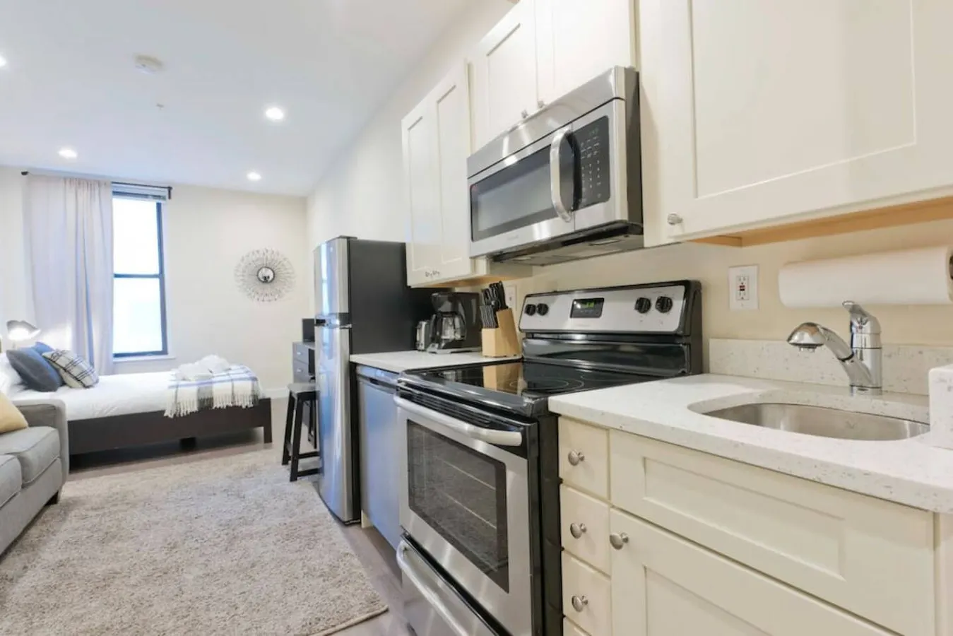 Simple Studio Downtown Boston 1