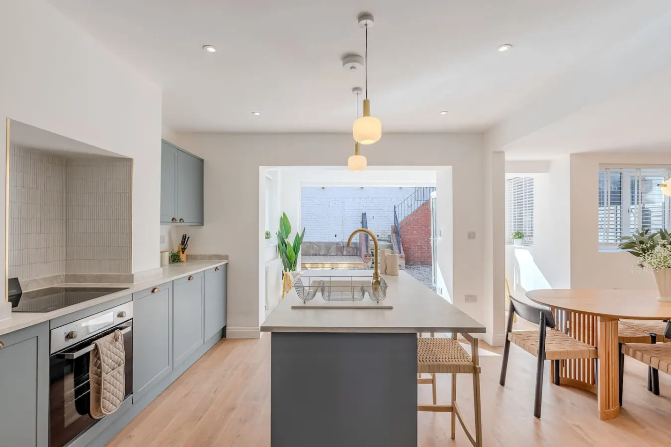 Bella Vista 12