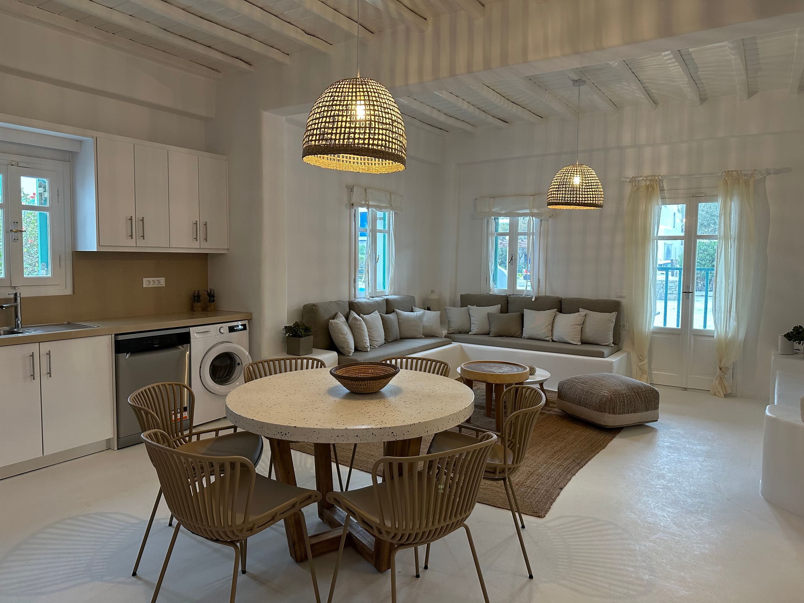 Well designed Cycladic  Condo with a pool — photo 4