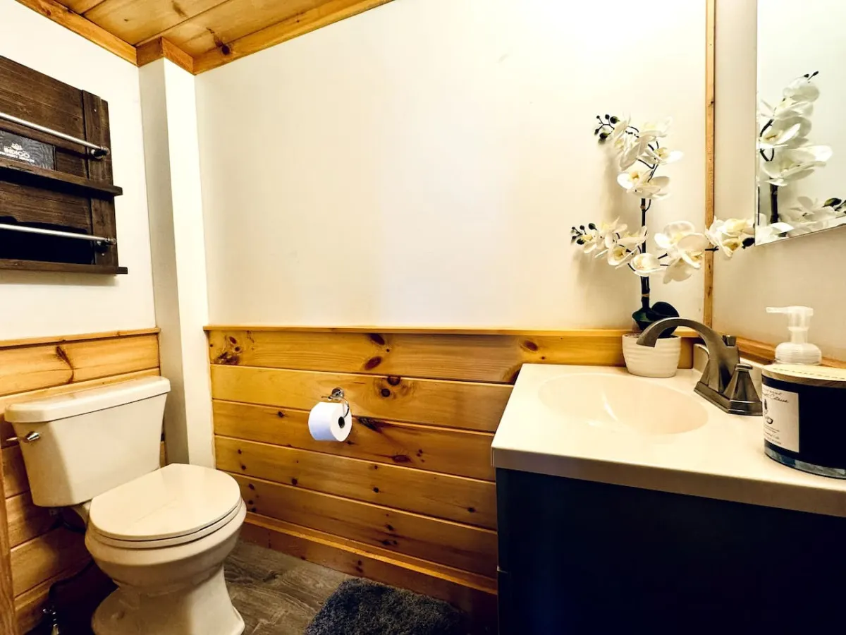 Waterfront Farmhouse Charm - Paradise on Pequawket8 19