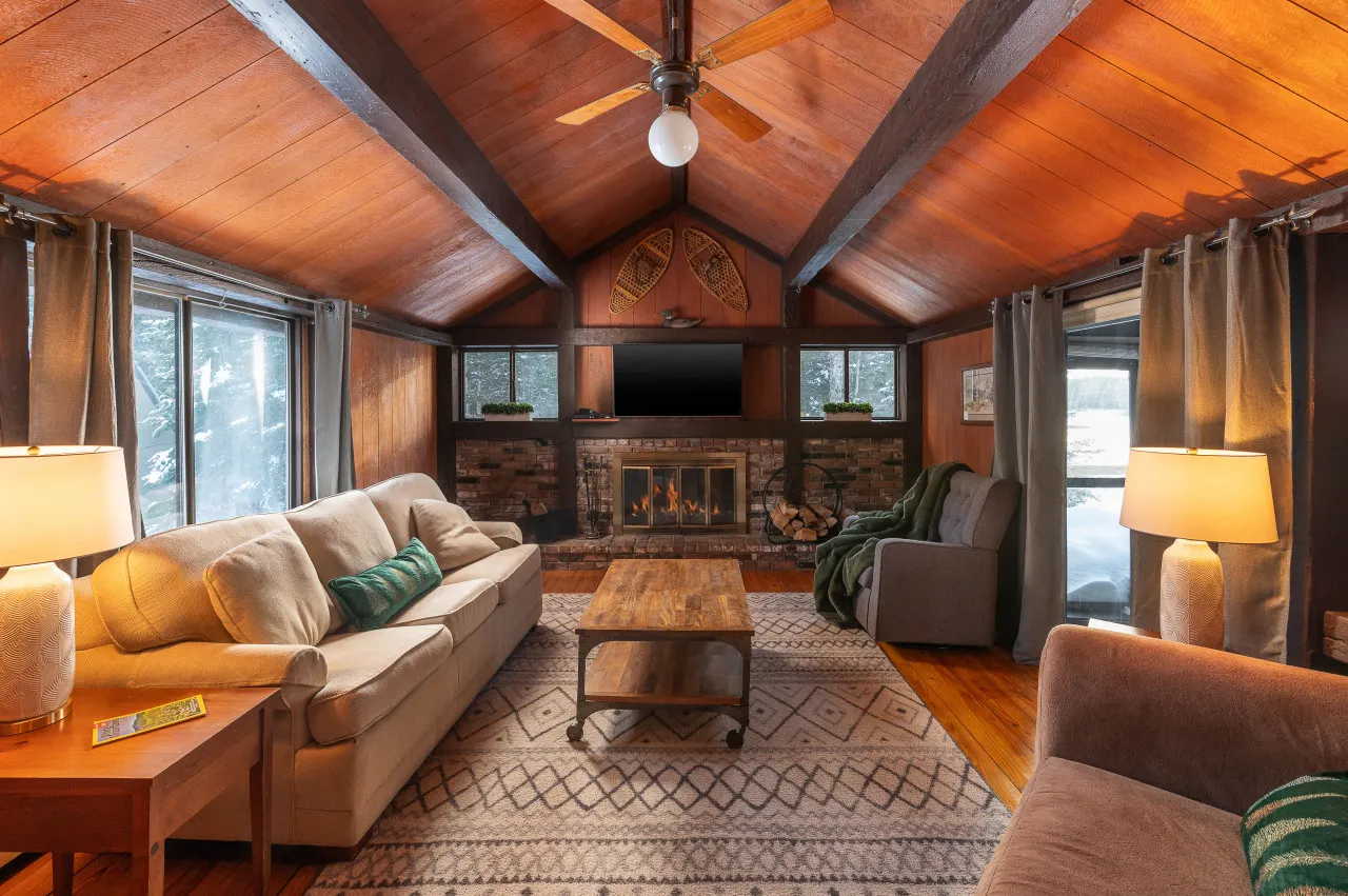 Waterfront Farmhouse Charm - Paradise on Pequawket8 3