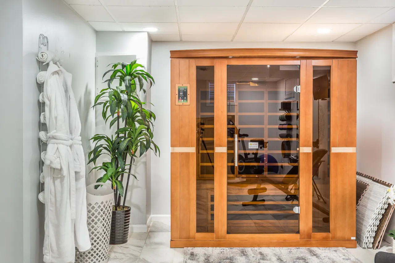 Serenity Sauna Retreat just blocks from downtown — photo 2