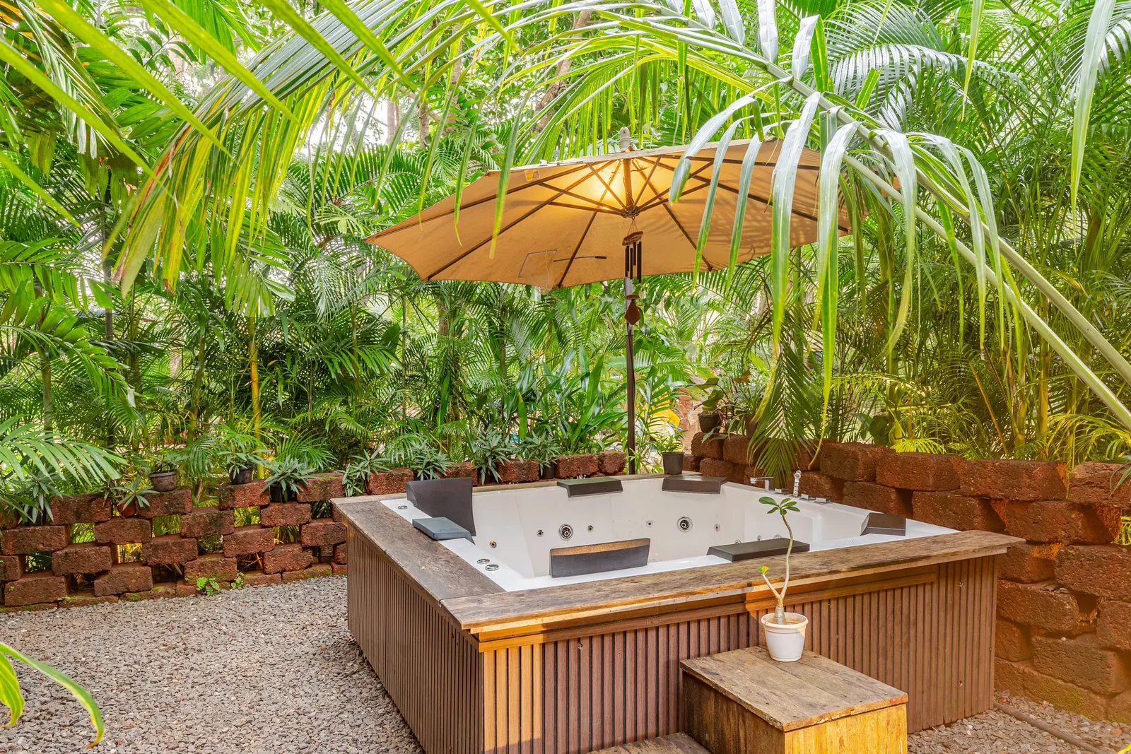 Woodnest GOA with Hydro-Tub 2