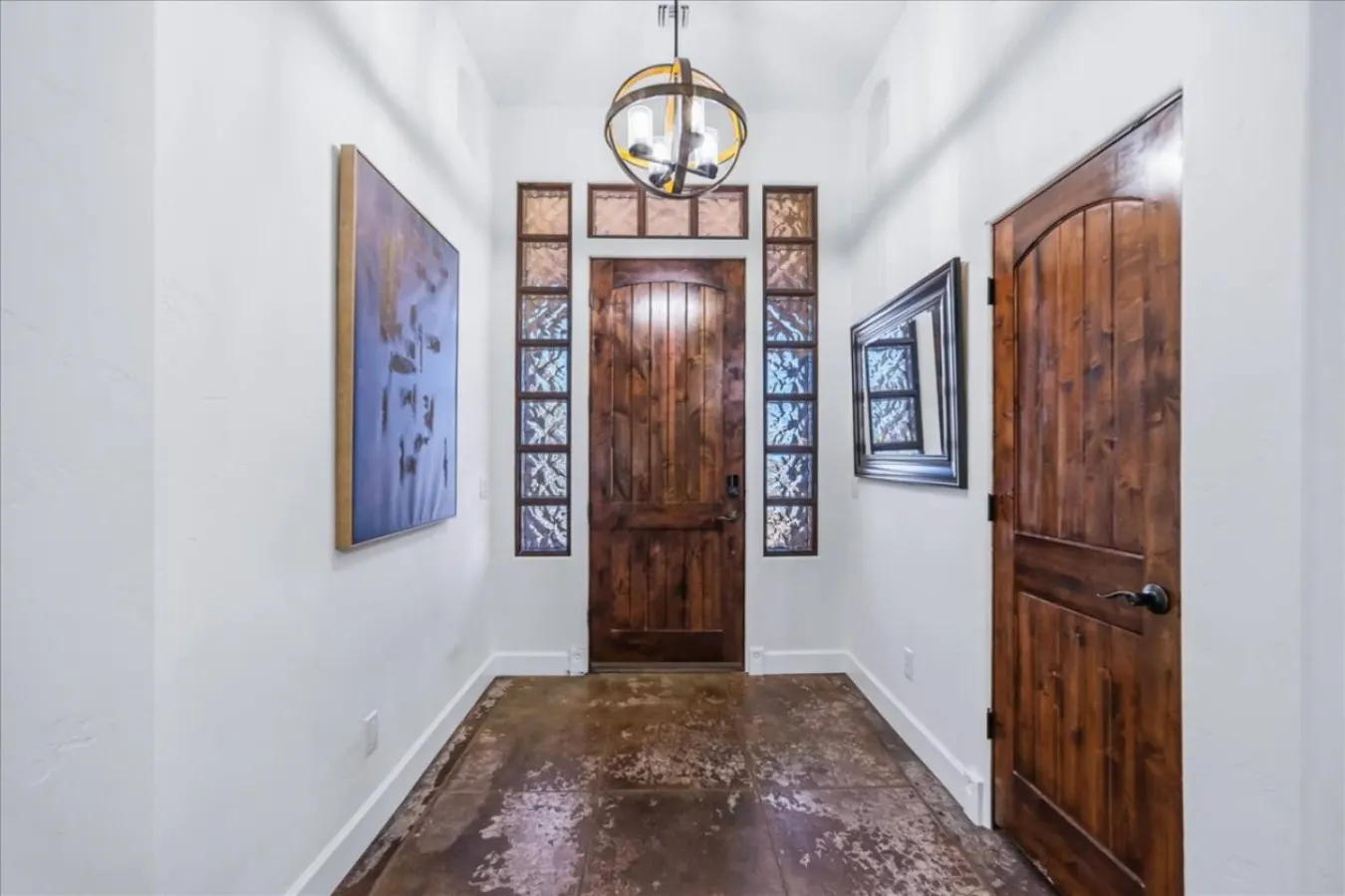 Huntington Palace w/ Casita - Pool, BBQ, Garage 10
