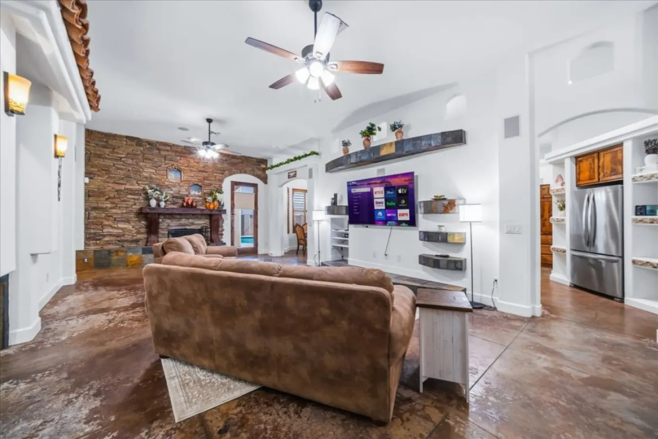 Huntington Palace w/ Casita - Pool, BBQ, Garage 12