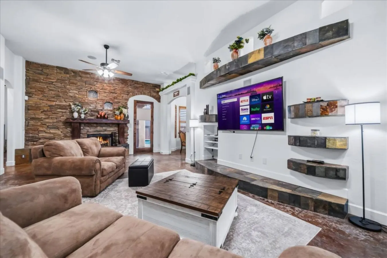 Huntington Palace w/ Casita - Pool, BBQ, Garage 14