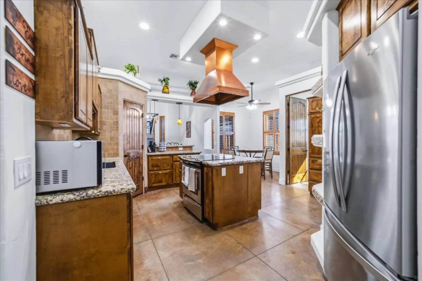 Huntington Palace w/ Casita - Pool, BBQ, Garage 20