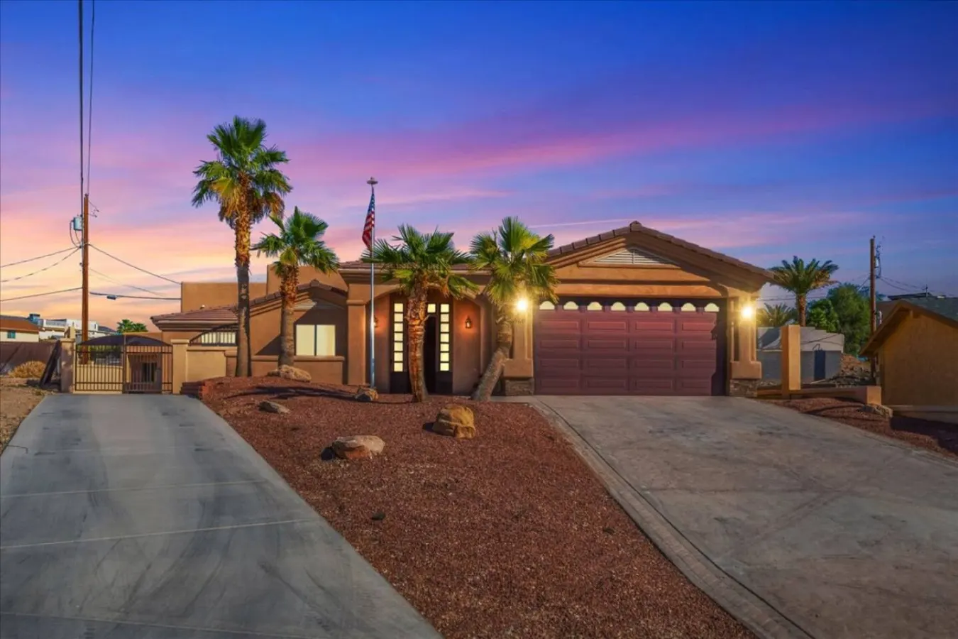 Huntington Palace w/ Casita - Pool, BBQ, Garage 7