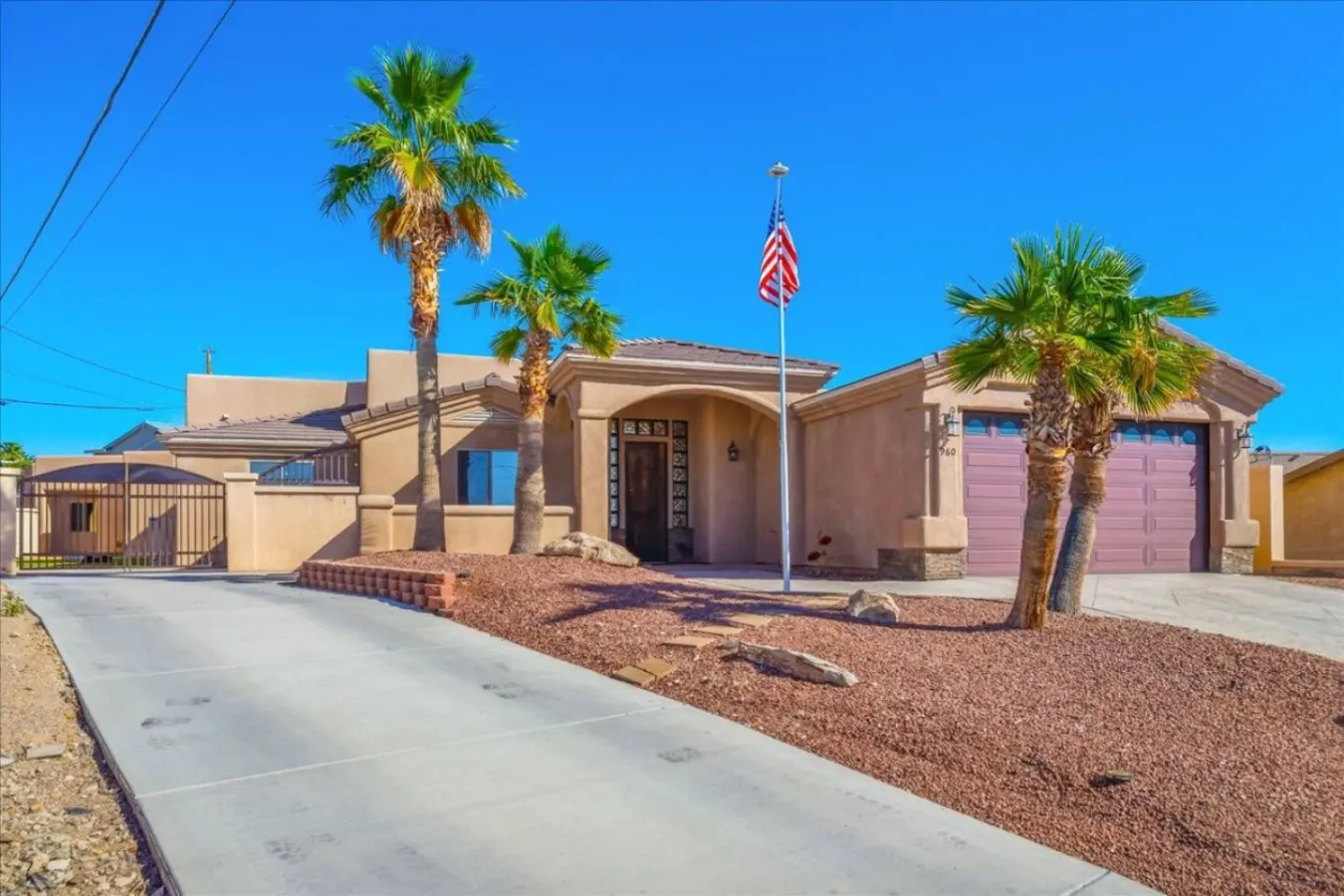 Huntington Palace w/ Casita - Pool, BBQ, Garage 8