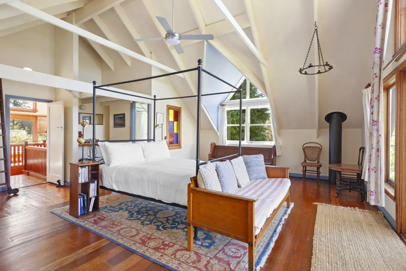 Stunning Private Escarpment House and Property 10