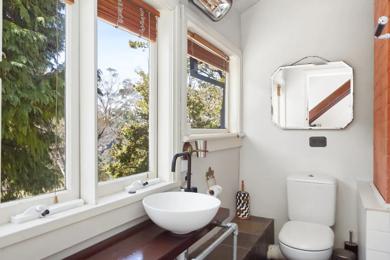 Stunning Private Escarpment House and Property 17
