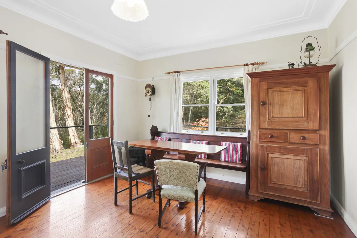 Stunning Private Escarpment House and Property 6