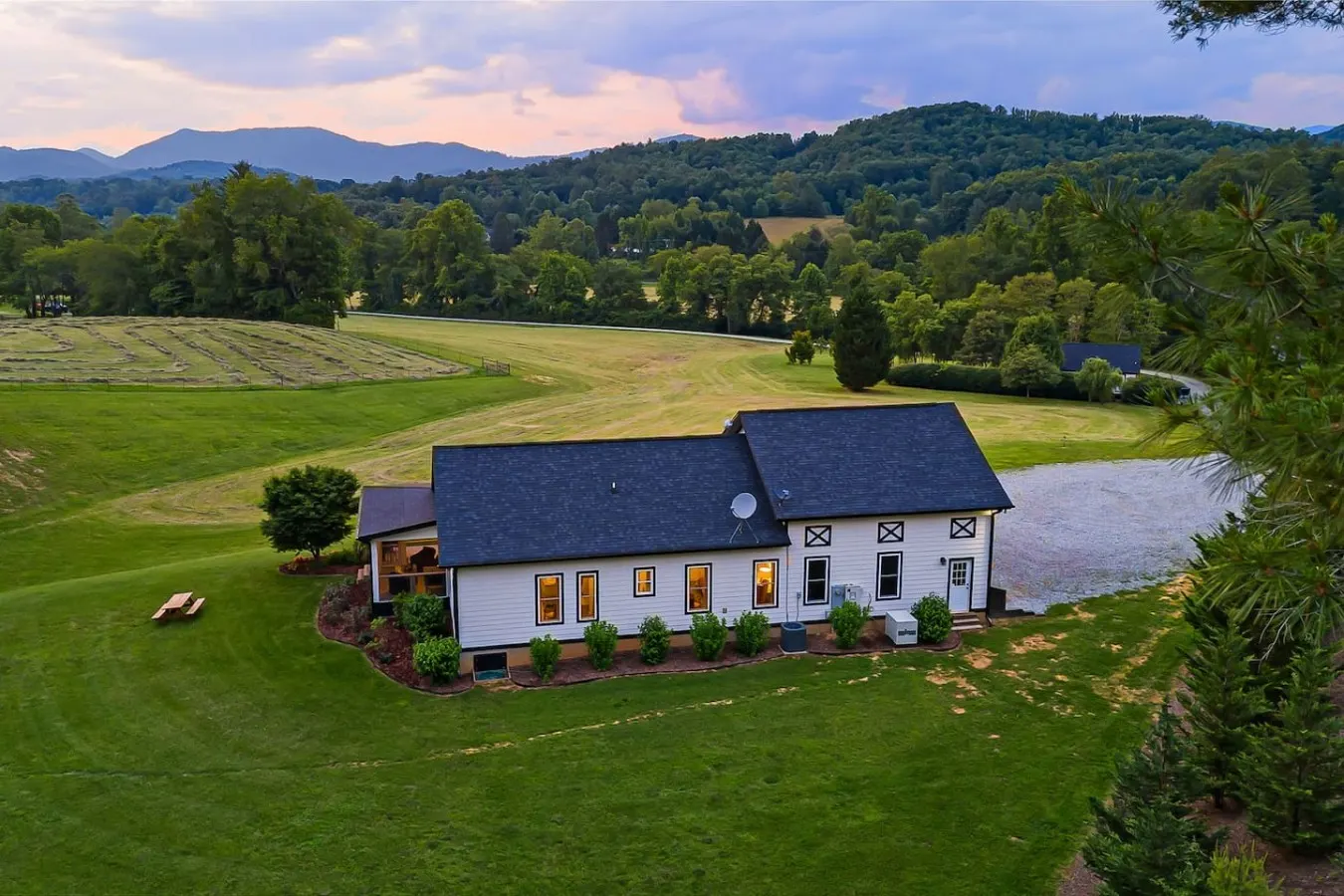 Horse Farm Retreat | 2 Homes, Sleeps 8, Mtn Views