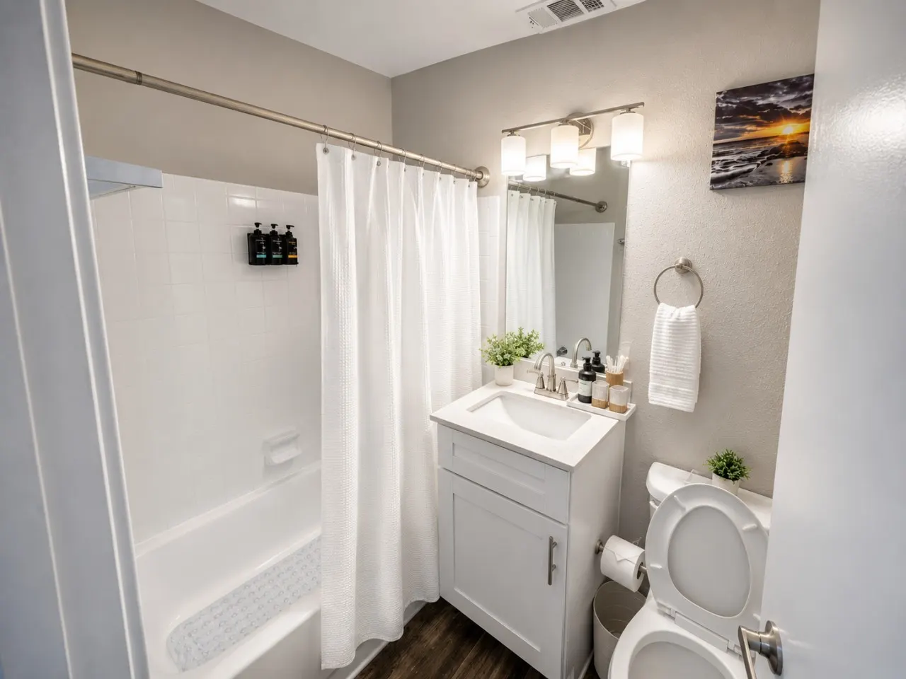 Hoover Haven Stylish 2BR Escape - Lodging Only 10