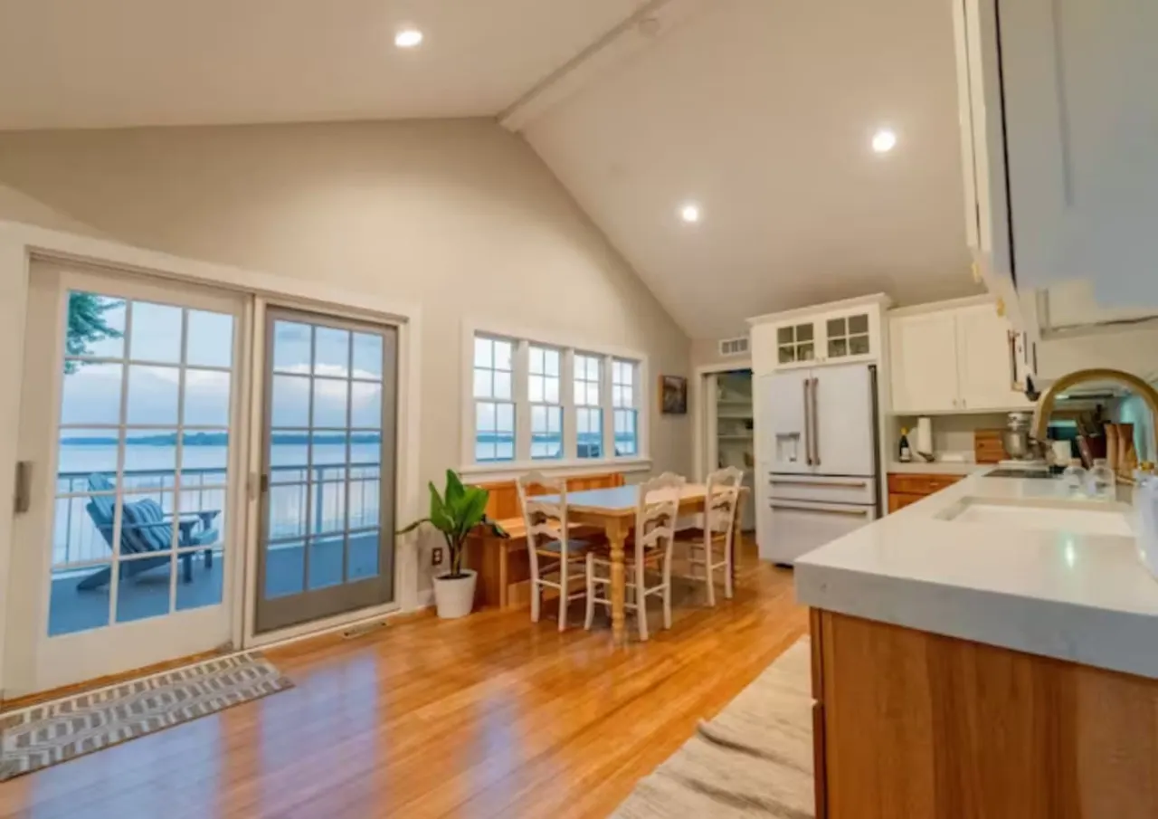 2 Lake Homes- perfect for your family on the lake! 6