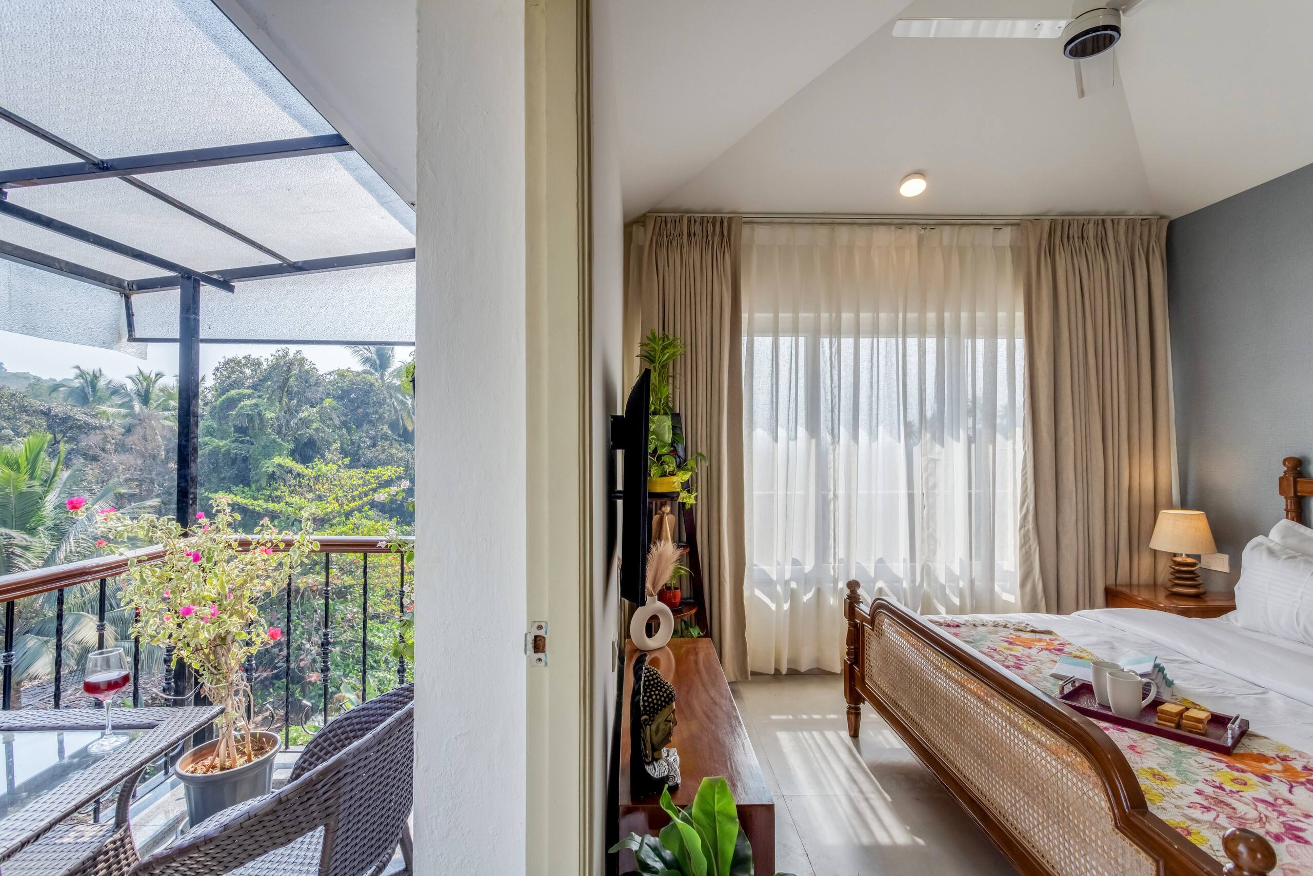 Casa De Solares -2bhk - 10 minutes to Candolim beach. 35