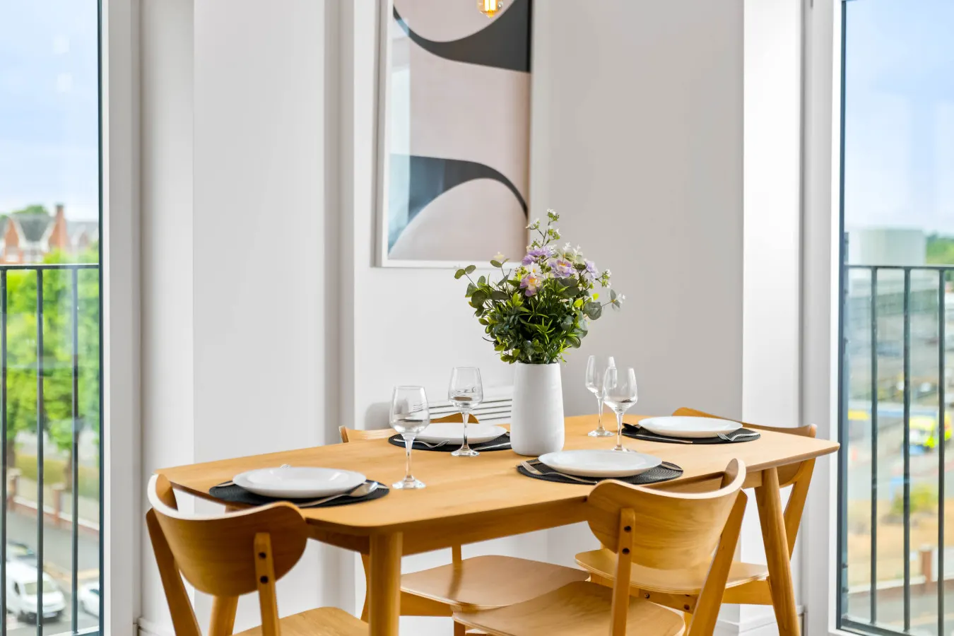Stylish Apartment * 2 Bed * City Centre * Parking 3