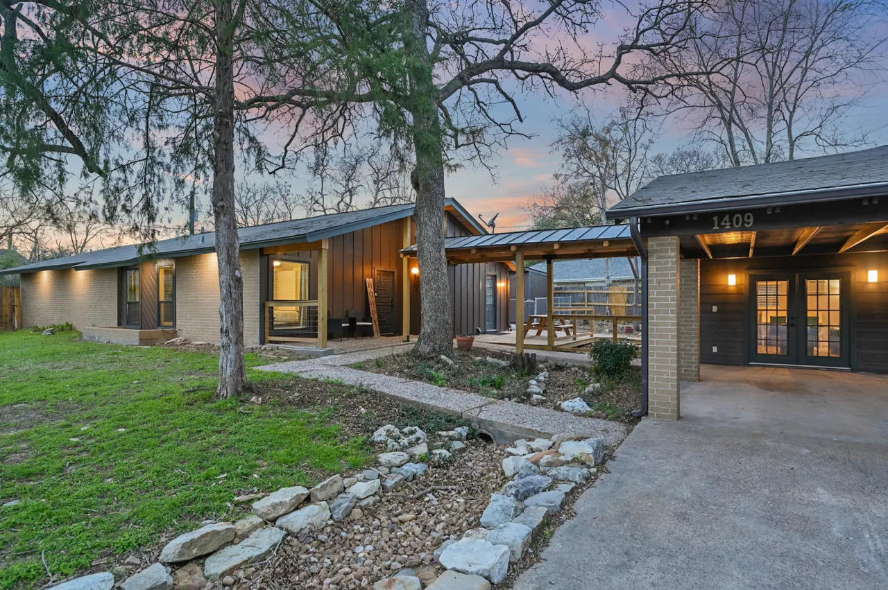 Aggie Fan Cave - Minutes to Kyle Field+BigBackyard