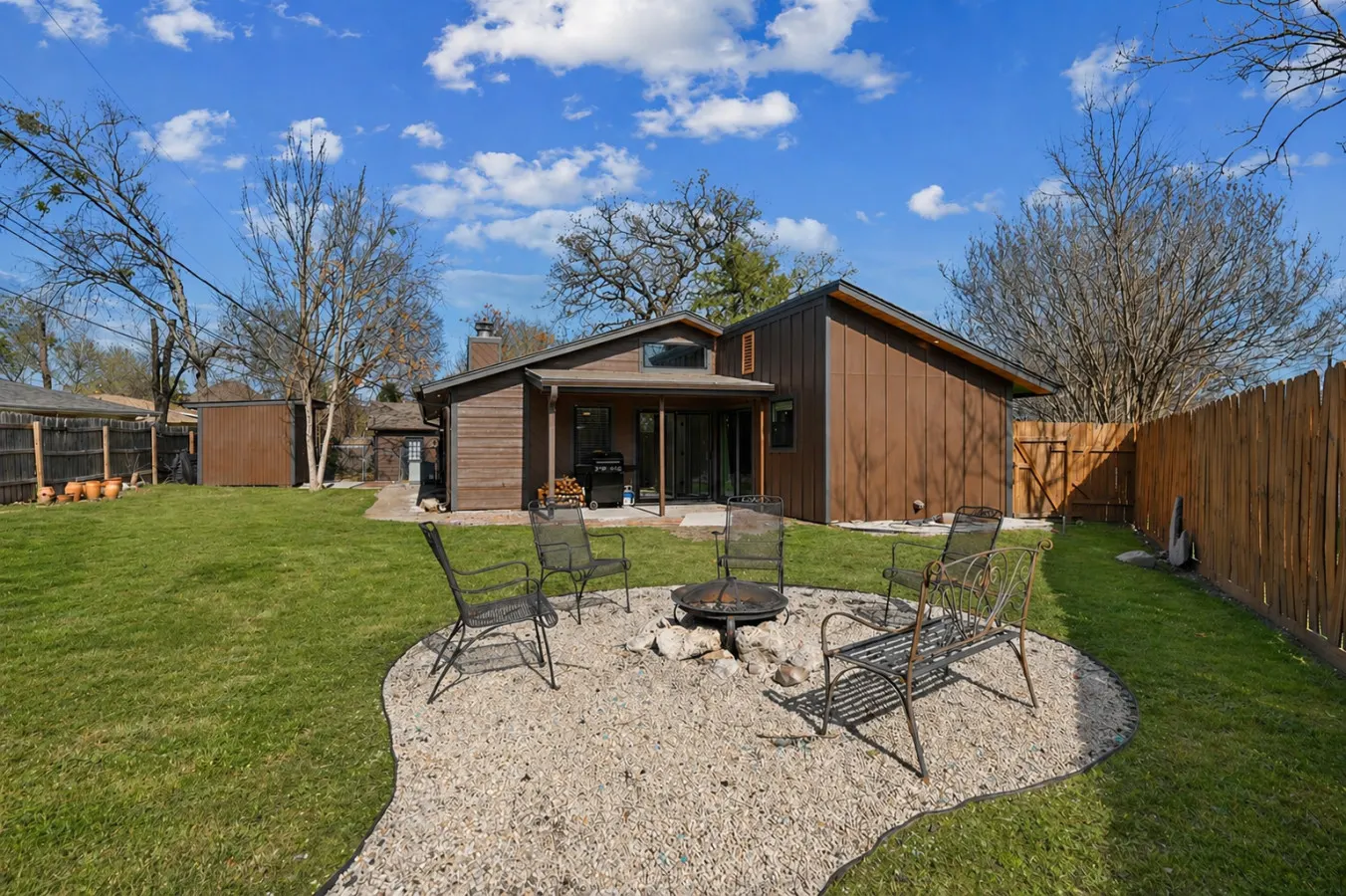 Aggie Fan Cave - Minutes to Kyle Field+BigBackyard 18