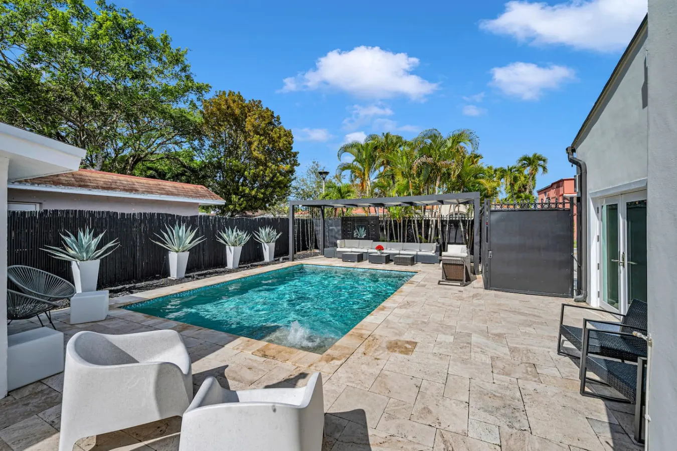 House Azure – Poolside Retreat 12