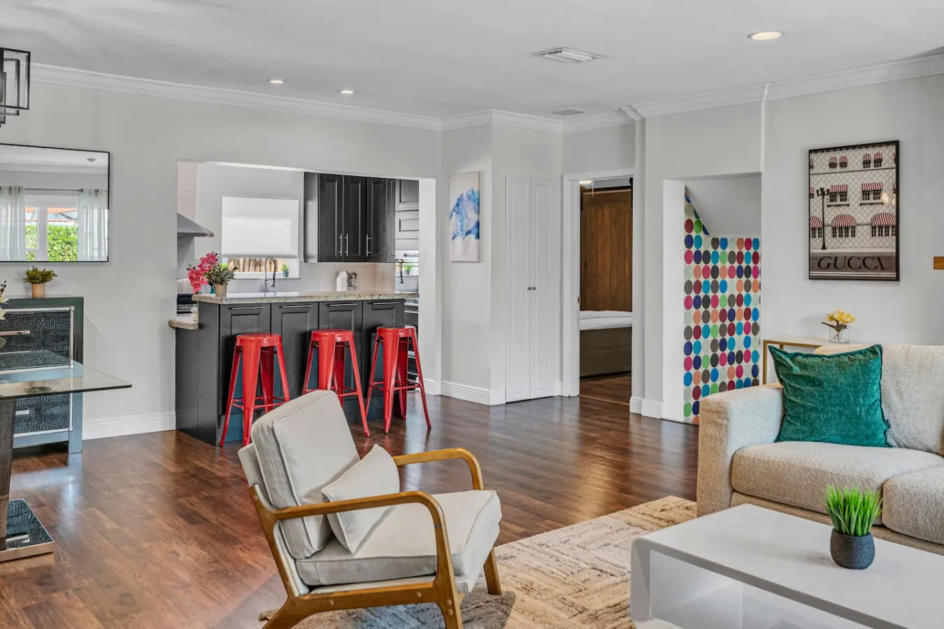House Azure – Poolside Retreat 18