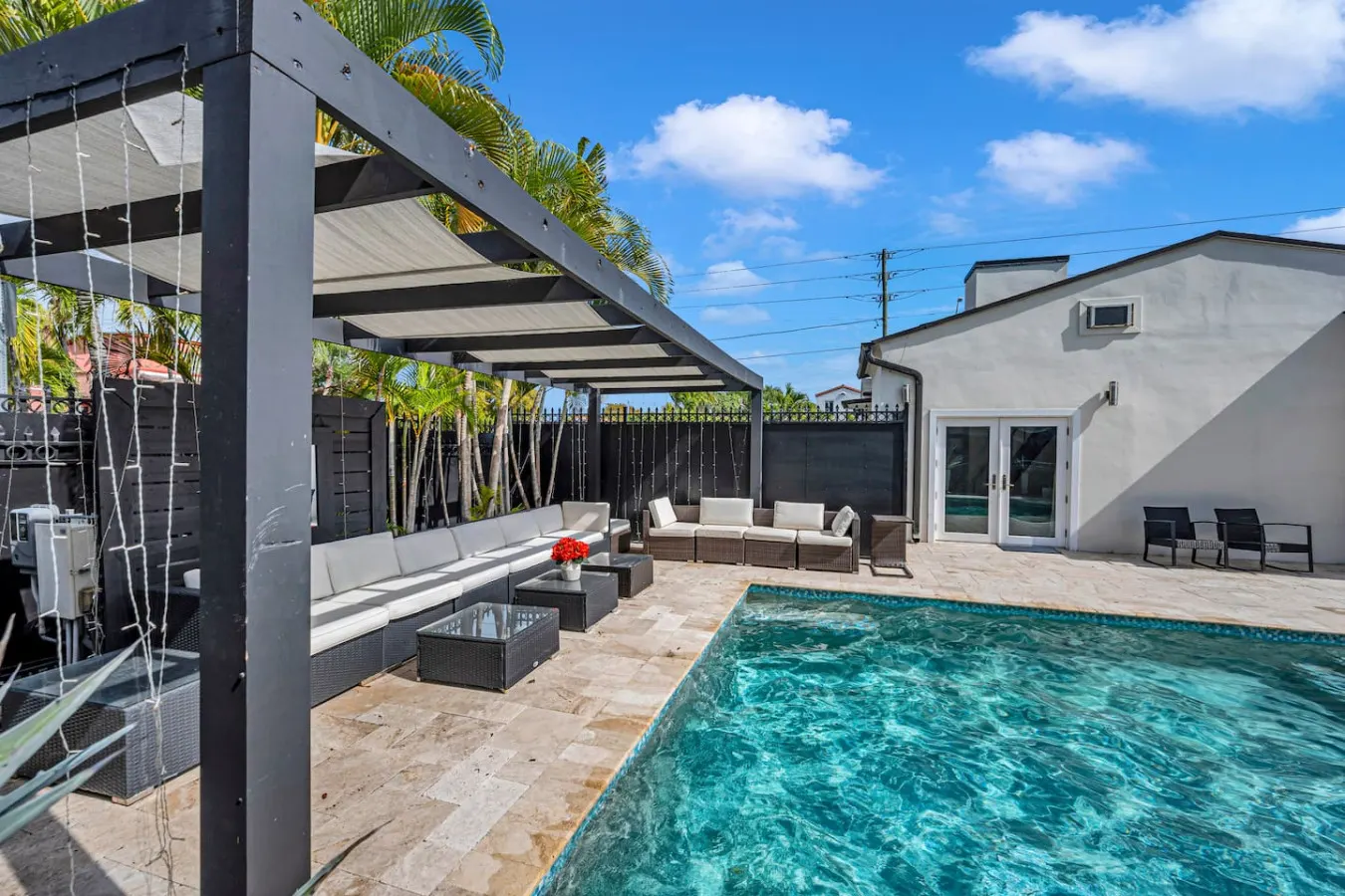 House Azure – Poolside Retreat 8