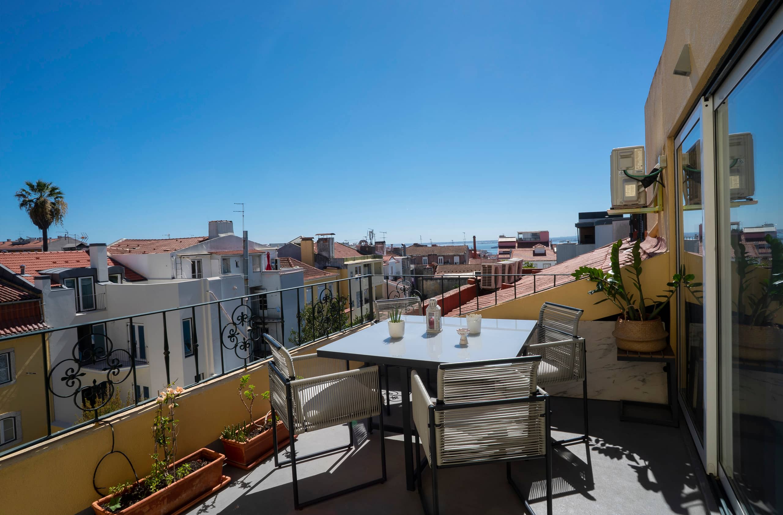Estrela Cozy 2 bedroom duplex - river view terrace — photo 2