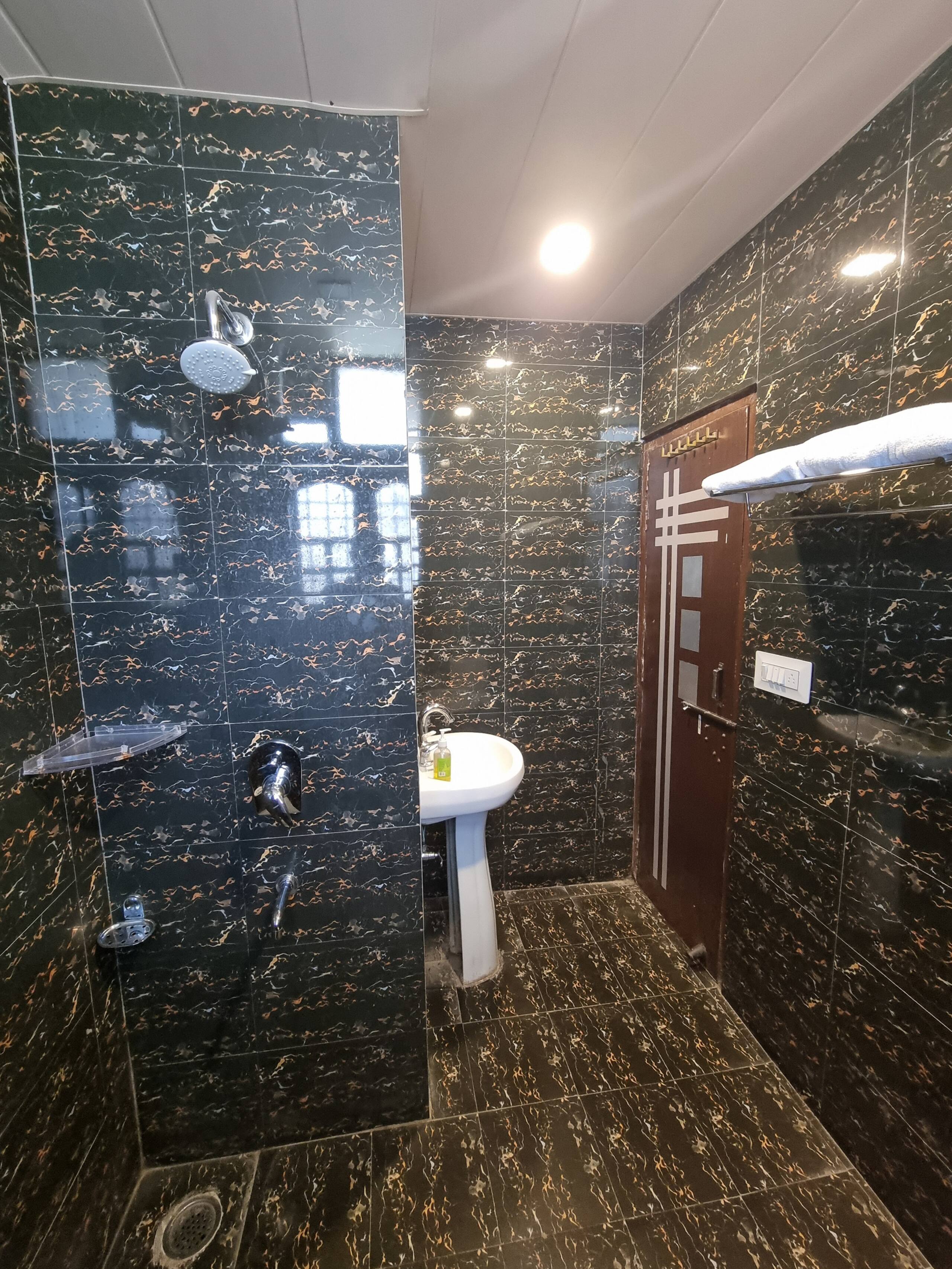 Baikunth Homes - A 4 BHK Home with a Superb View 25
