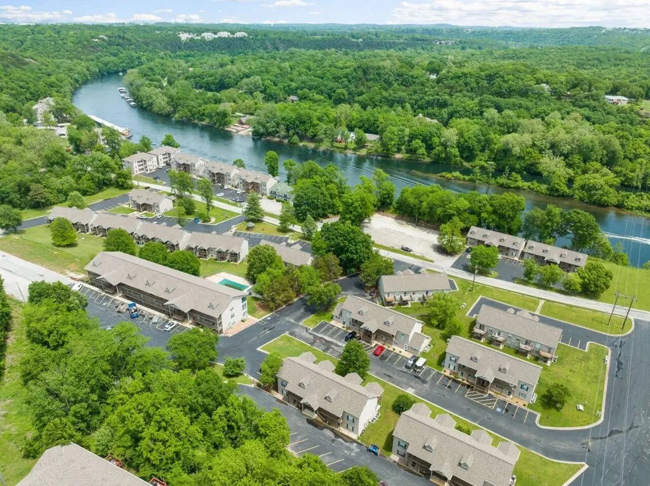 Come to the lake! Branson Condo, Marina, Fishing! 18